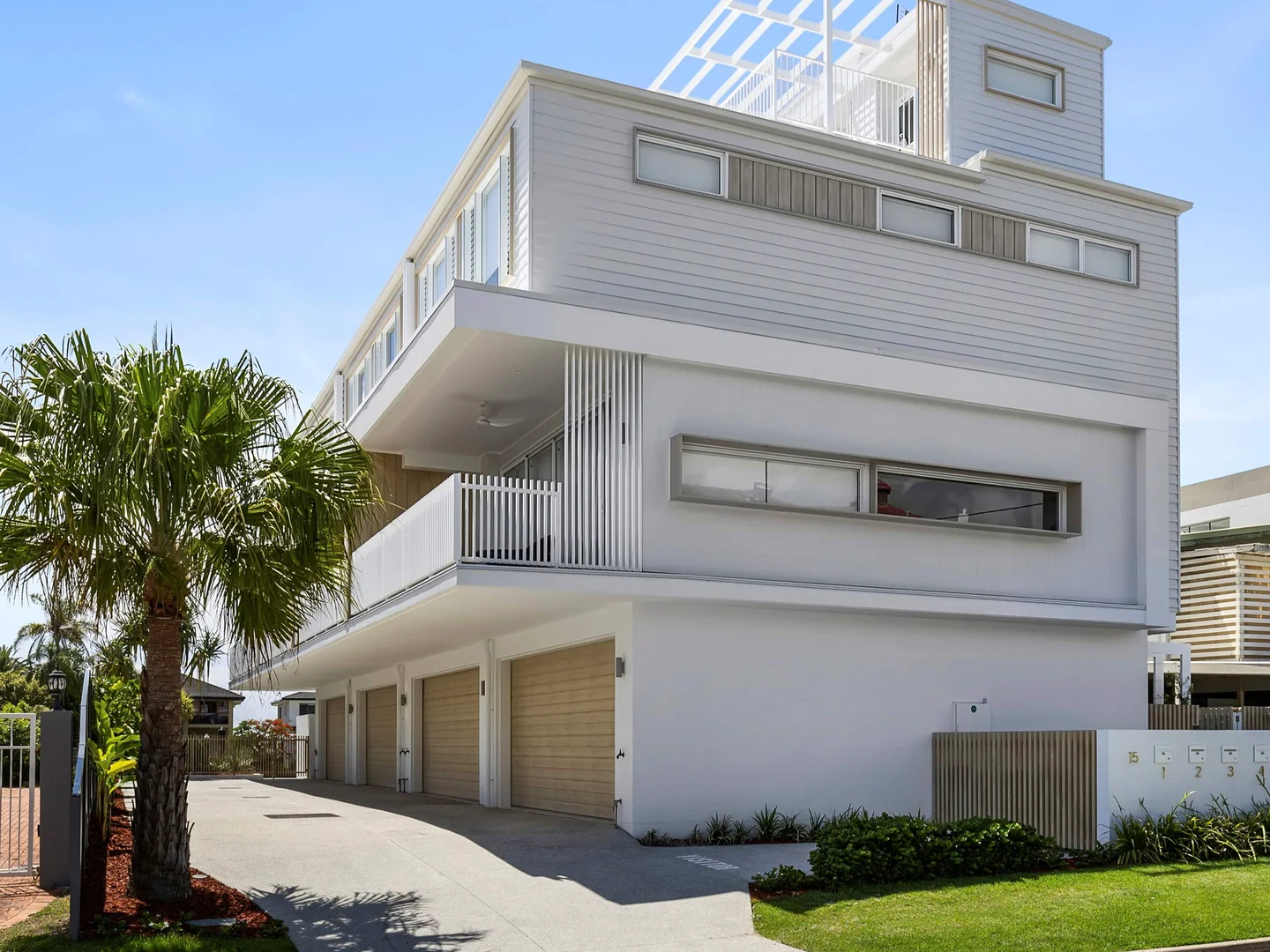 1/15 Canal Avenue, Runaway Bay QLD 4216