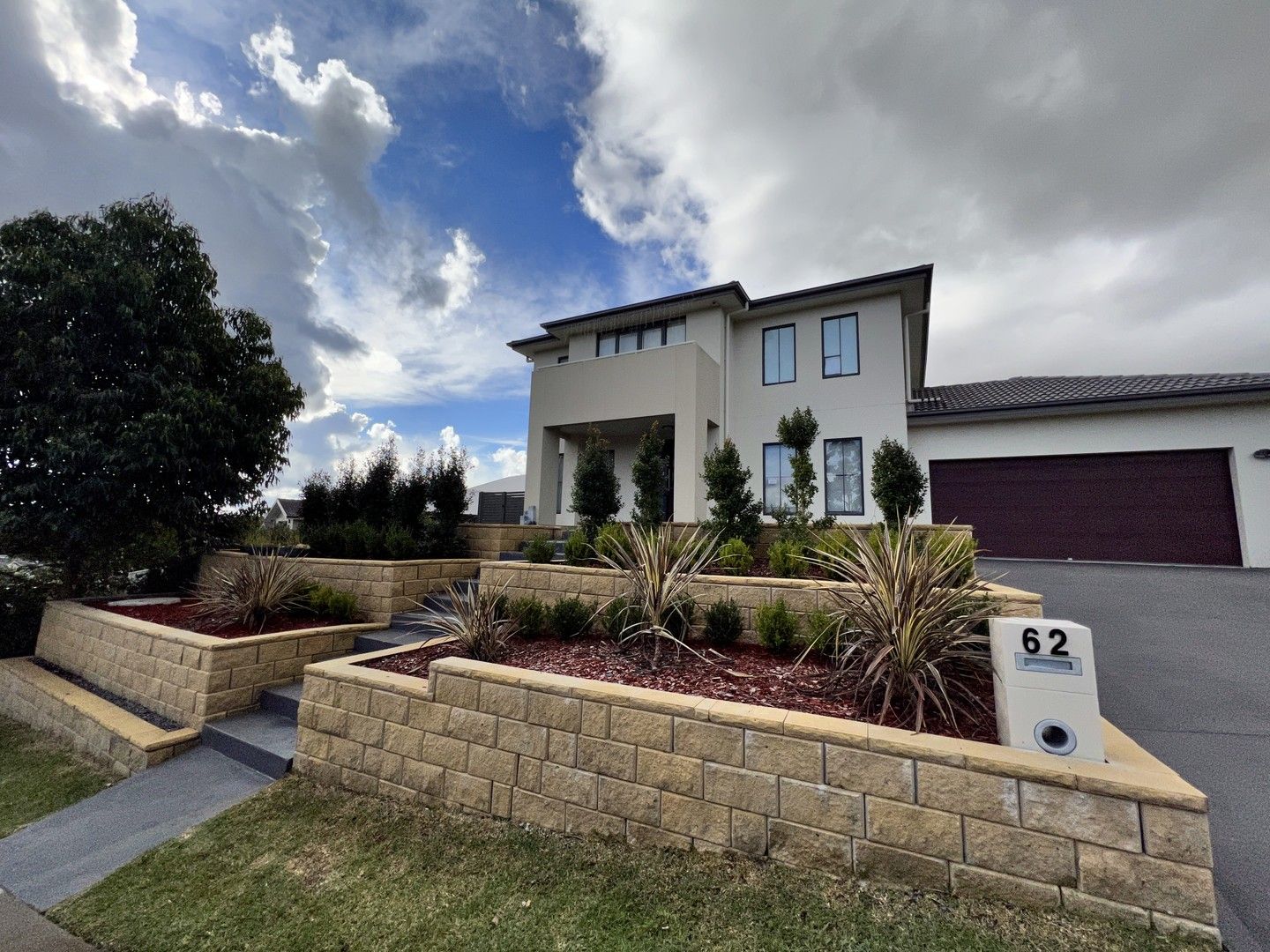 5 bedrooms House in 62 Churnwood Drive FLETCHER NSW, 2287