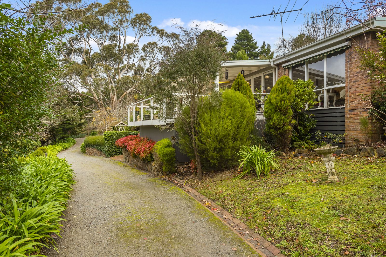 3 bedrooms House in 92 Taylors Road MOUNT MACEDON VIC, 3441