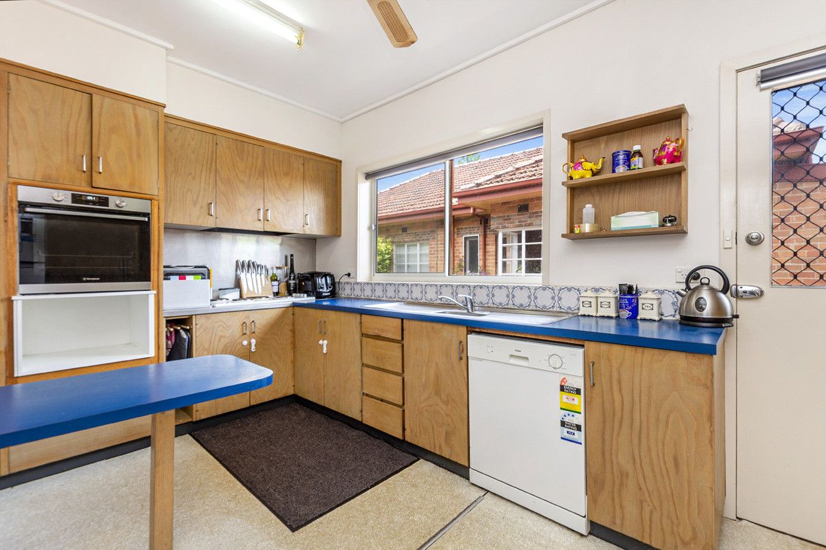 13 Carmichael Street, Hamilton VIC 3300, Image 2