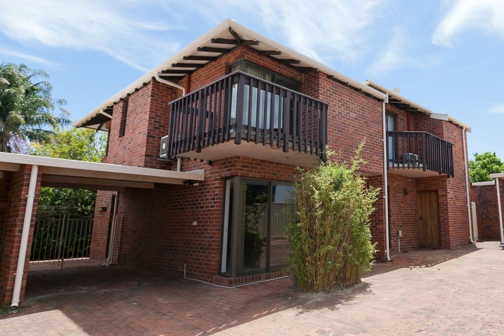 2 bedrooms Townhouse in 2/10 Leonora Street COMO WA, 6152