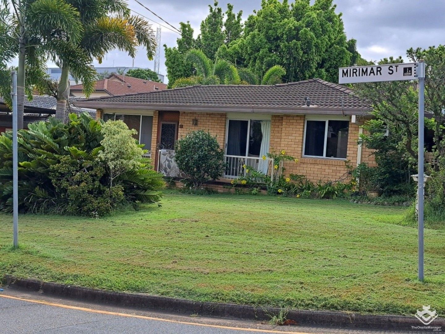 3 bedrooms House in 8 Mirimar Street UPPER MOUNT GRAVATT QLD, 4122