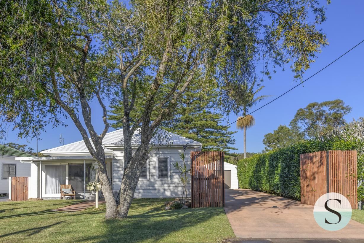 4 bedrooms House in 22 Beach Street SWANSEA NSW, 2281