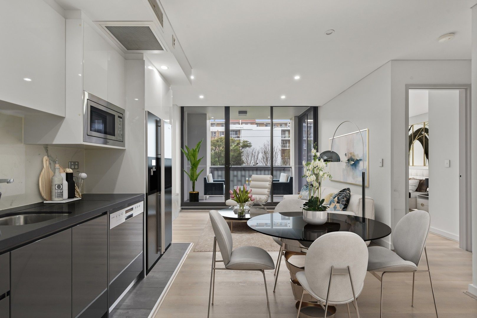 1 bedrooms Apartment / Unit / Flat in 241/351 George Street WATERLOO NSW, 2017