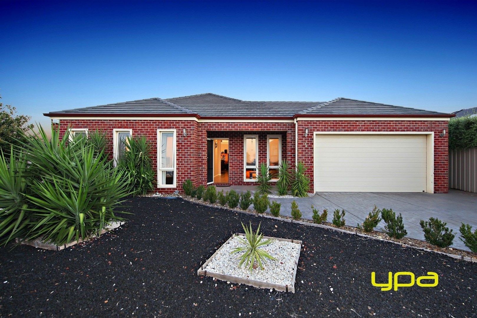 1 Hascombe Drive, Caroline Springs VIC 3023, Image 0