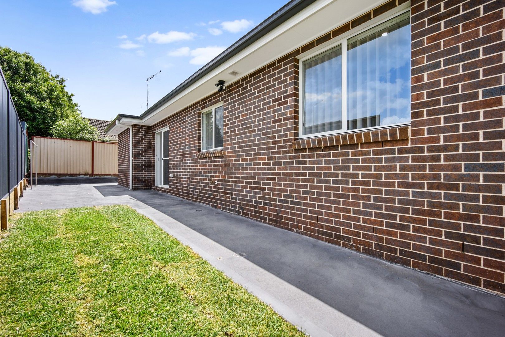 2 bedrooms House in 32a Endeavour Street SEVEN HILLS NSW, 2147