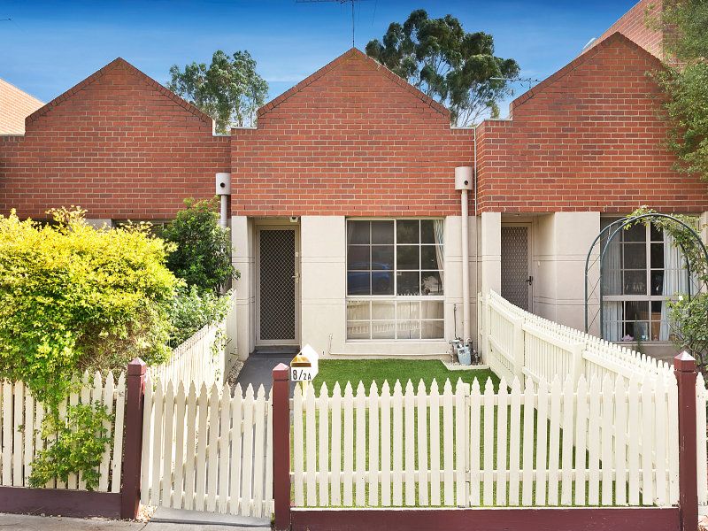 3 bedrooms House in 8/2A Cameron Road ESSENDON VIC, 3040