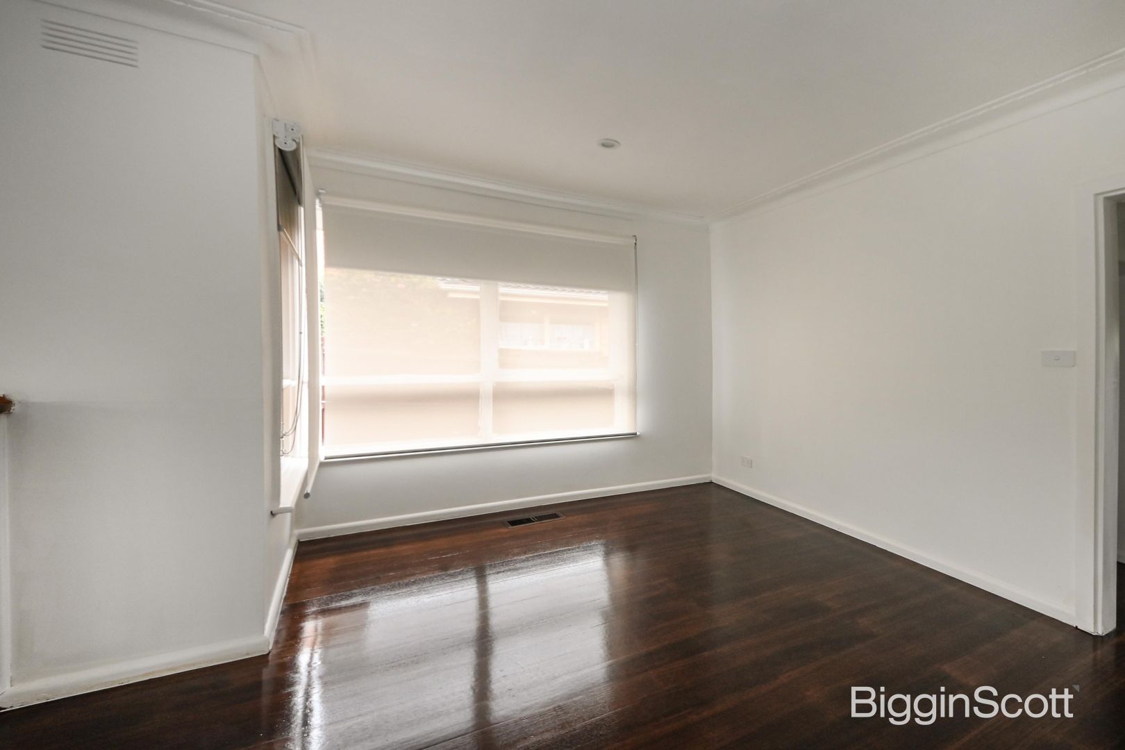 33 Rochdale Drive, Burwood East VIC 3151 House For Rent 650 Domain