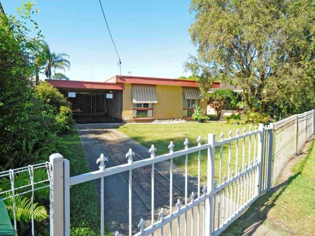 3 bedrooms House in 33 Laguna Avenue PALM BEACH QLD, 4221
