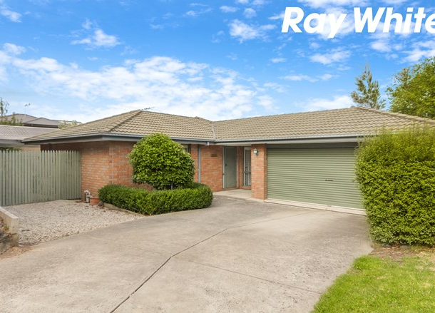 2 Bree Court, Berwick VIC 3806