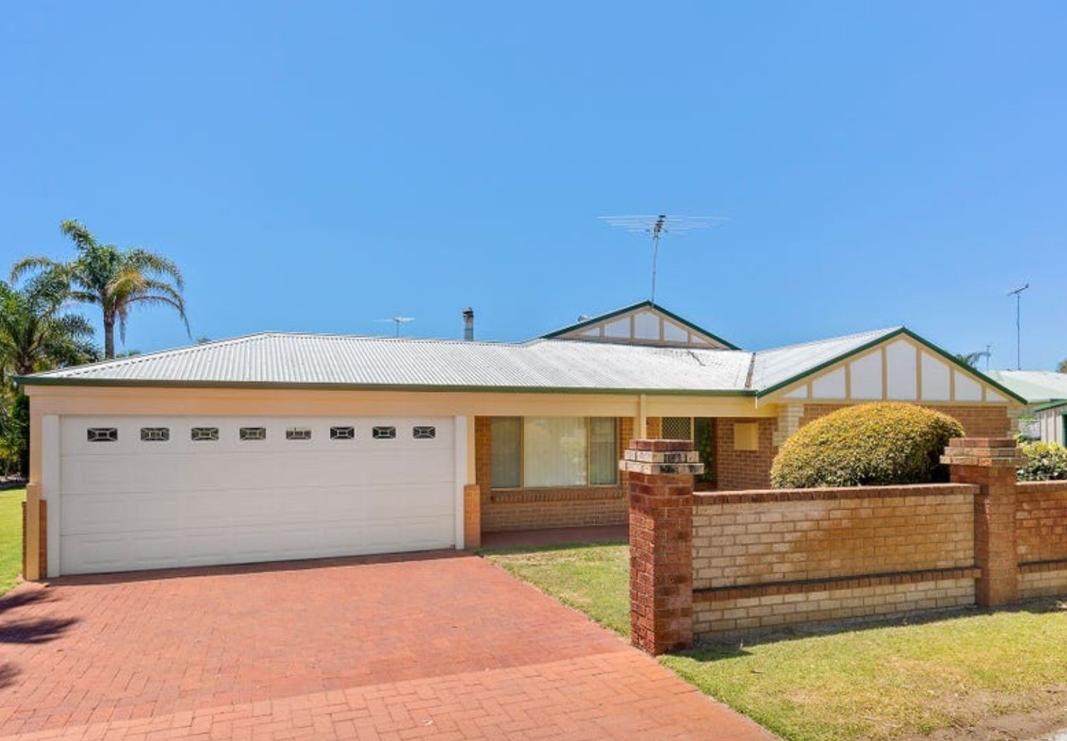 3 bedrooms House in 1 Abbotswood Parkway ERSKINE WA, 6210