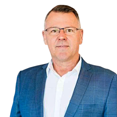 John Farren Price Lj Hooker Bribie Island Real Estate Agent In Shop 1 1 Toorbul Street Bribie Island Qld