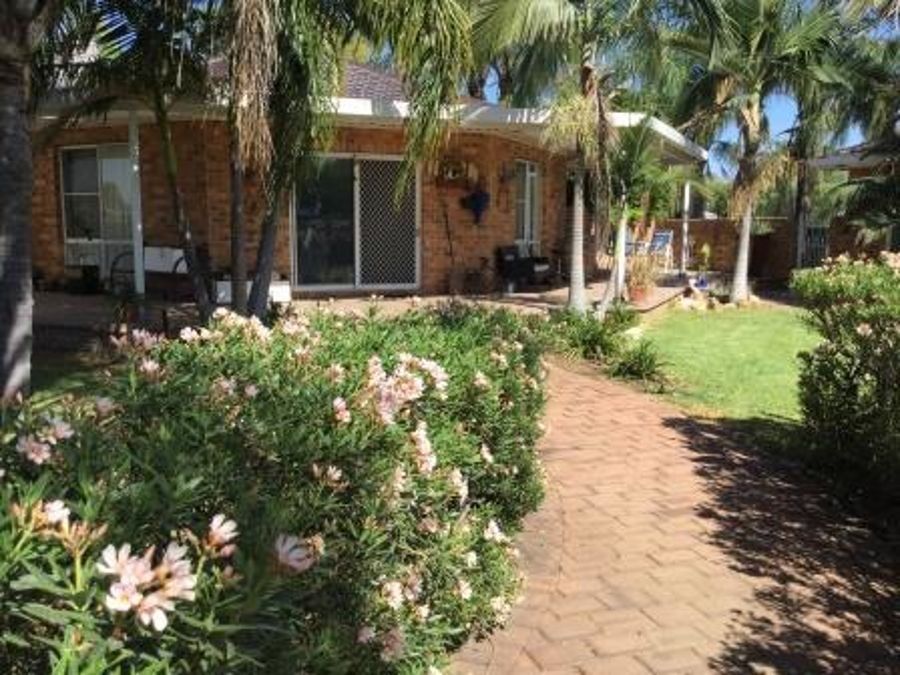 100 Wilga St, Coonamble NSW 2829, Image 1