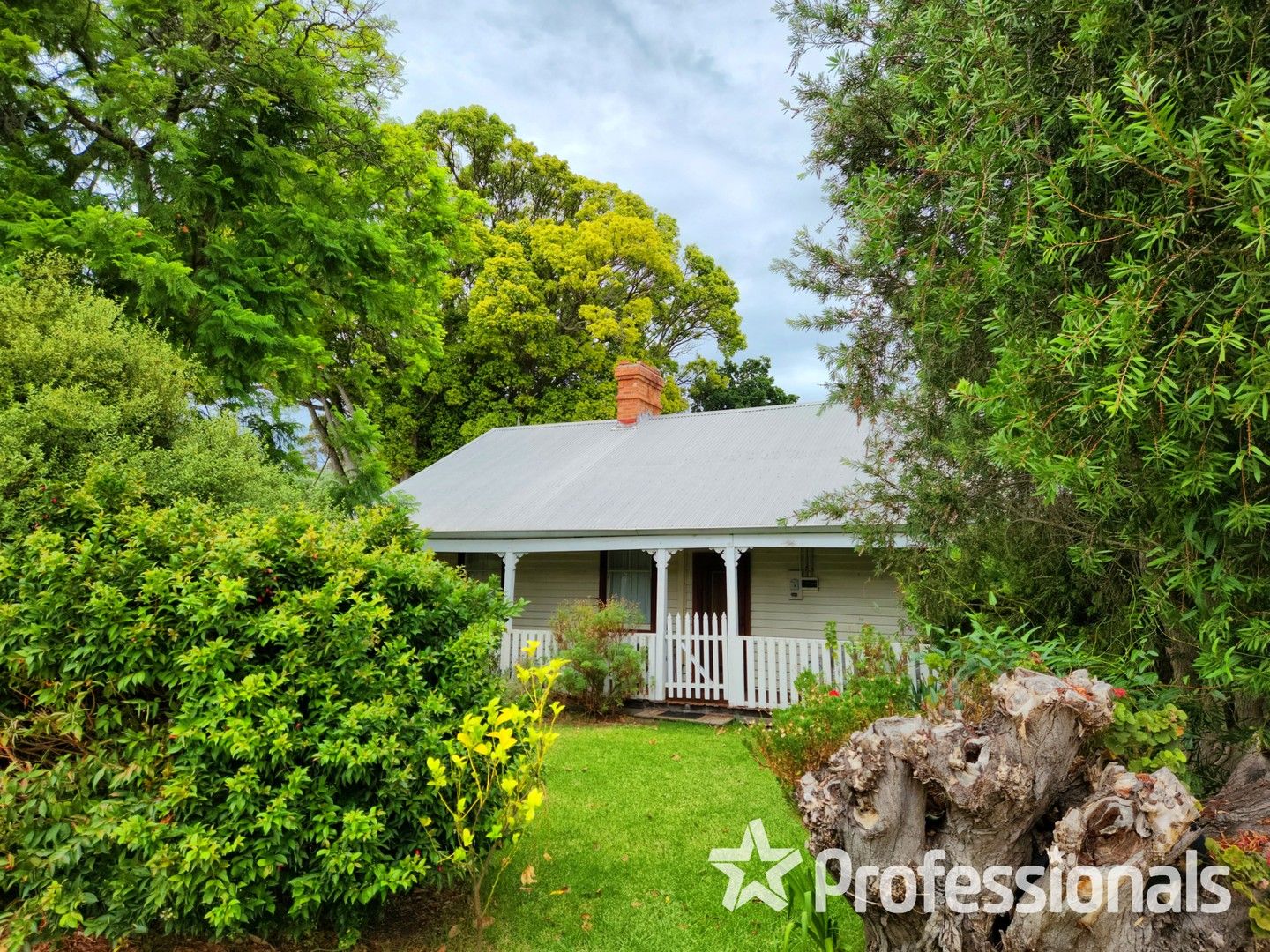 11 Adam Street, Nannup WA 6275, Image 0