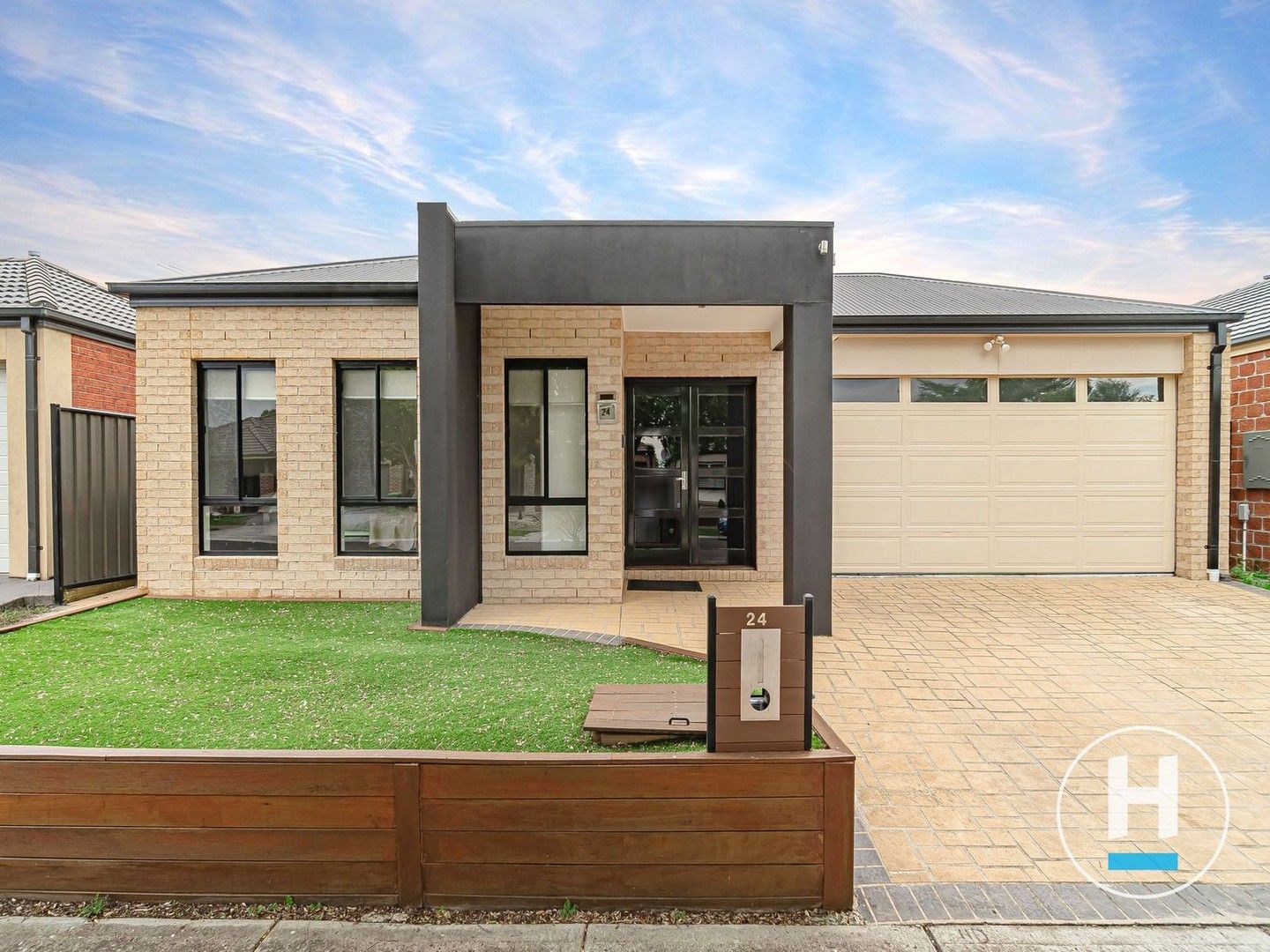 4 bedrooms House in 24 Ebony Circuit CRAIGIEBURN VIC, 3064
