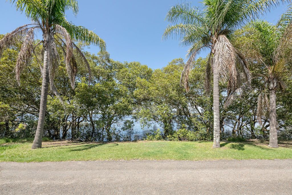 14 Timothy Esplanade, Beachmere QLD 4510, Image 2