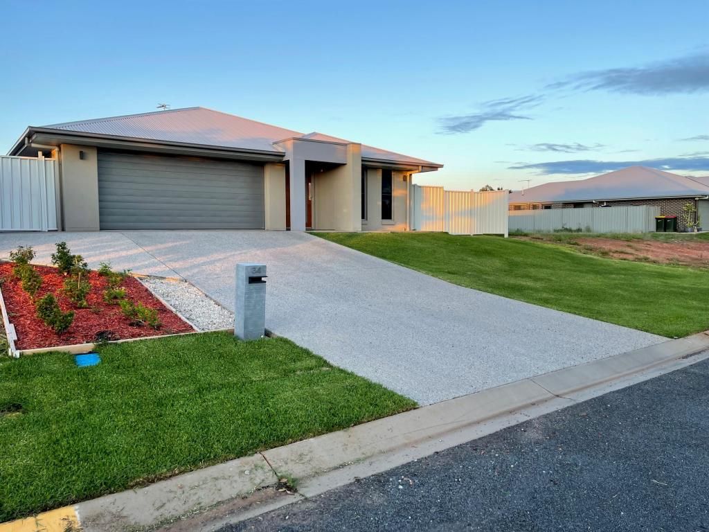 34 Canterbury Road, Emerald QLD 4720, Image 0