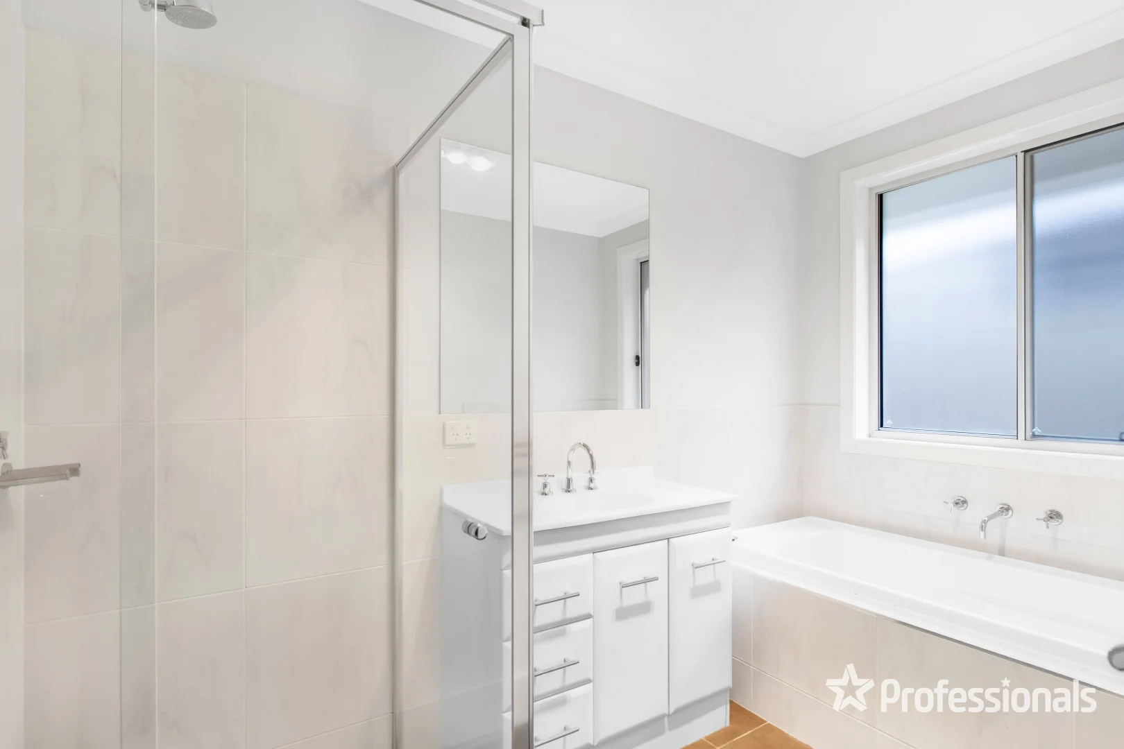 Additional image 11 of 16 Watson Boulevard, Lloyd NSW 2650