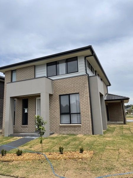 5 bedrooms House in Parade Rd LEPPINGTON NSW, 2179