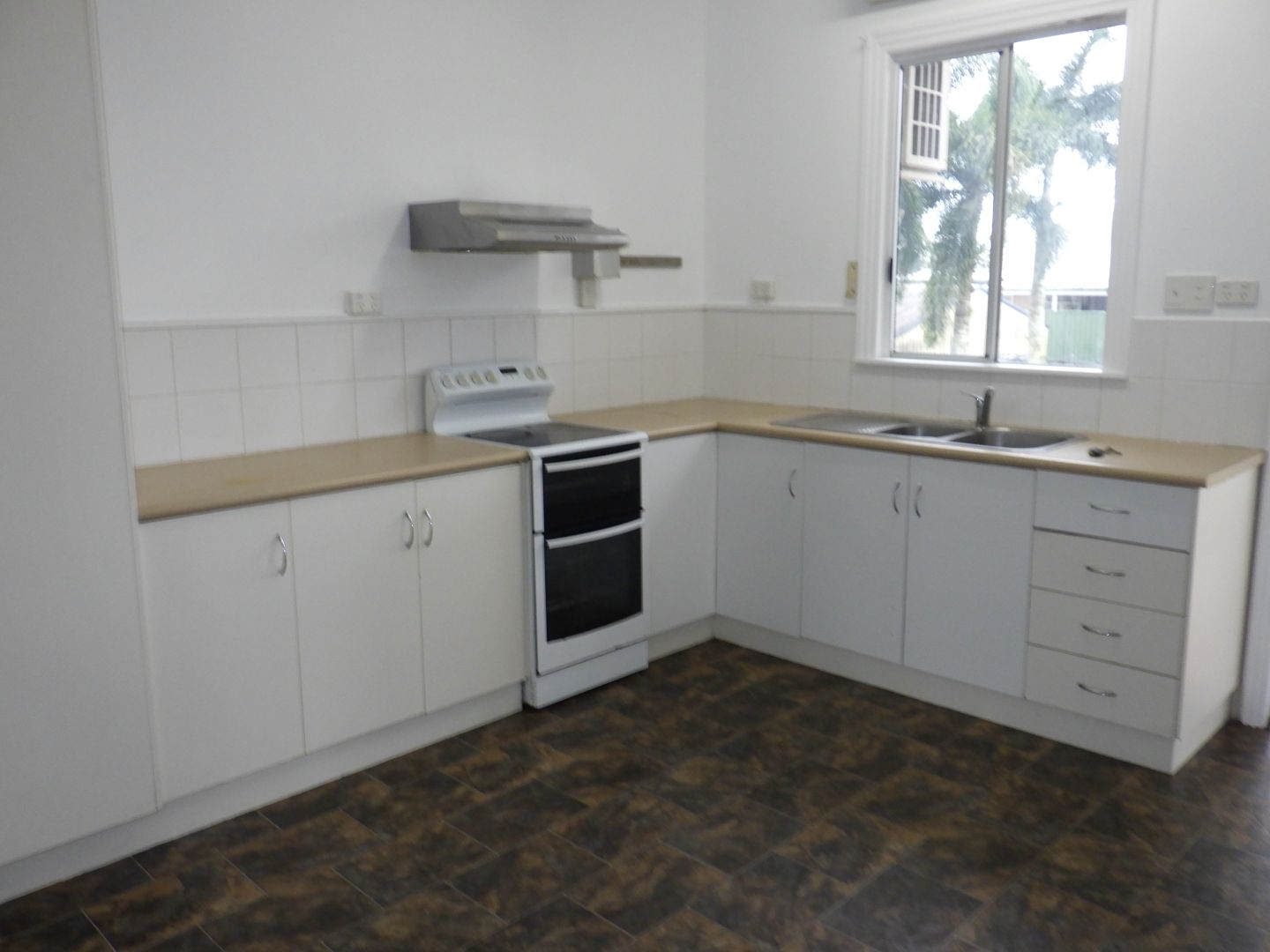 2/11 Glady Street, Innisfail QLD 4860 Apartment For Rent 330 Domain