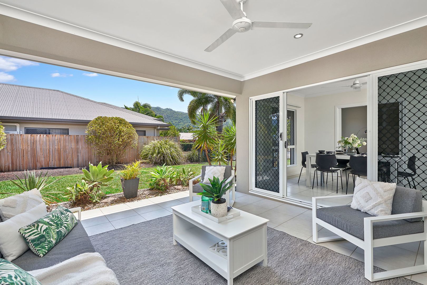 27 Hatch Close, Trinity Beach QLD 4879, Image 2