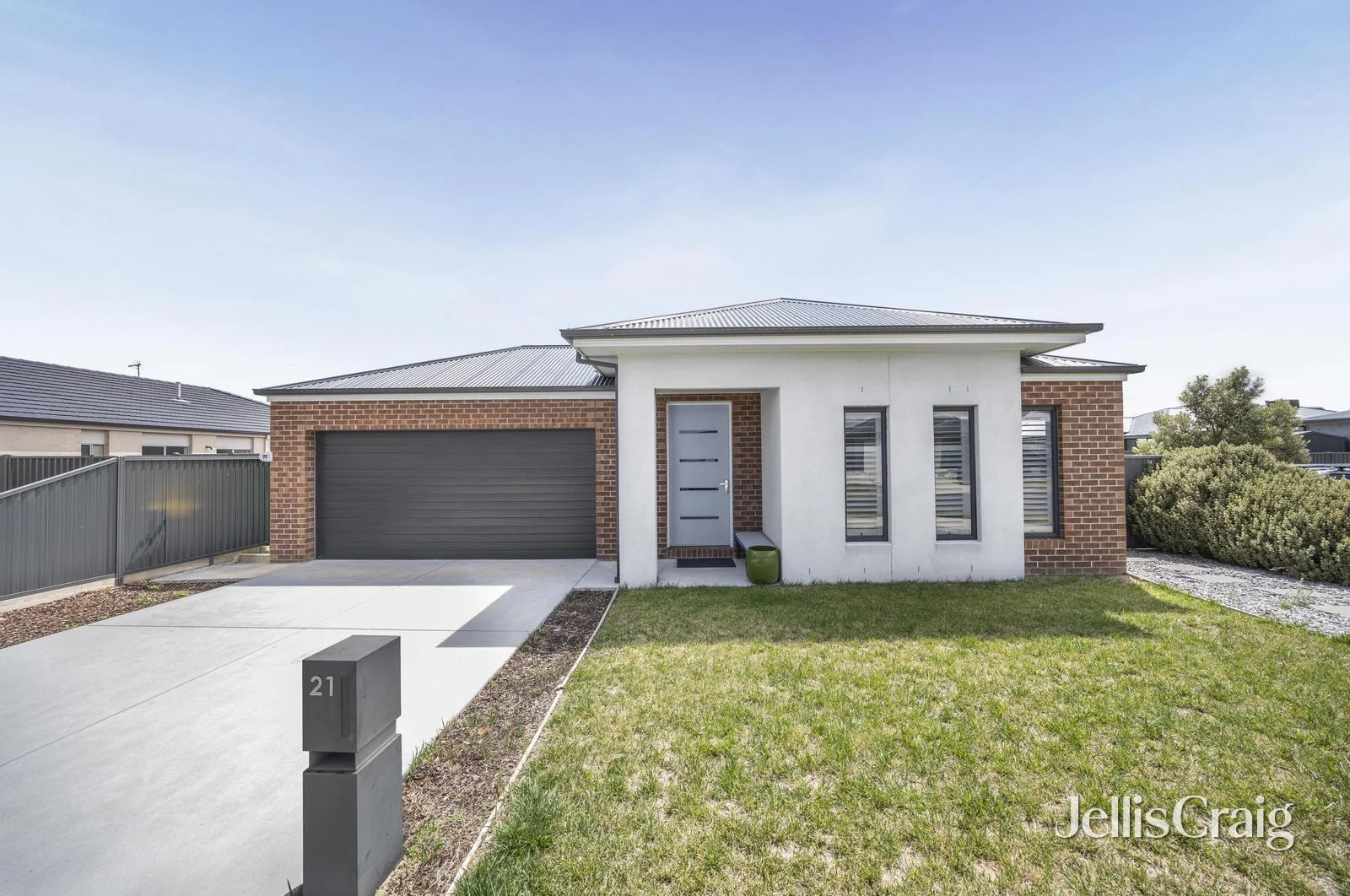 21 Arranmore Drive, Miners Rest VIC 3352