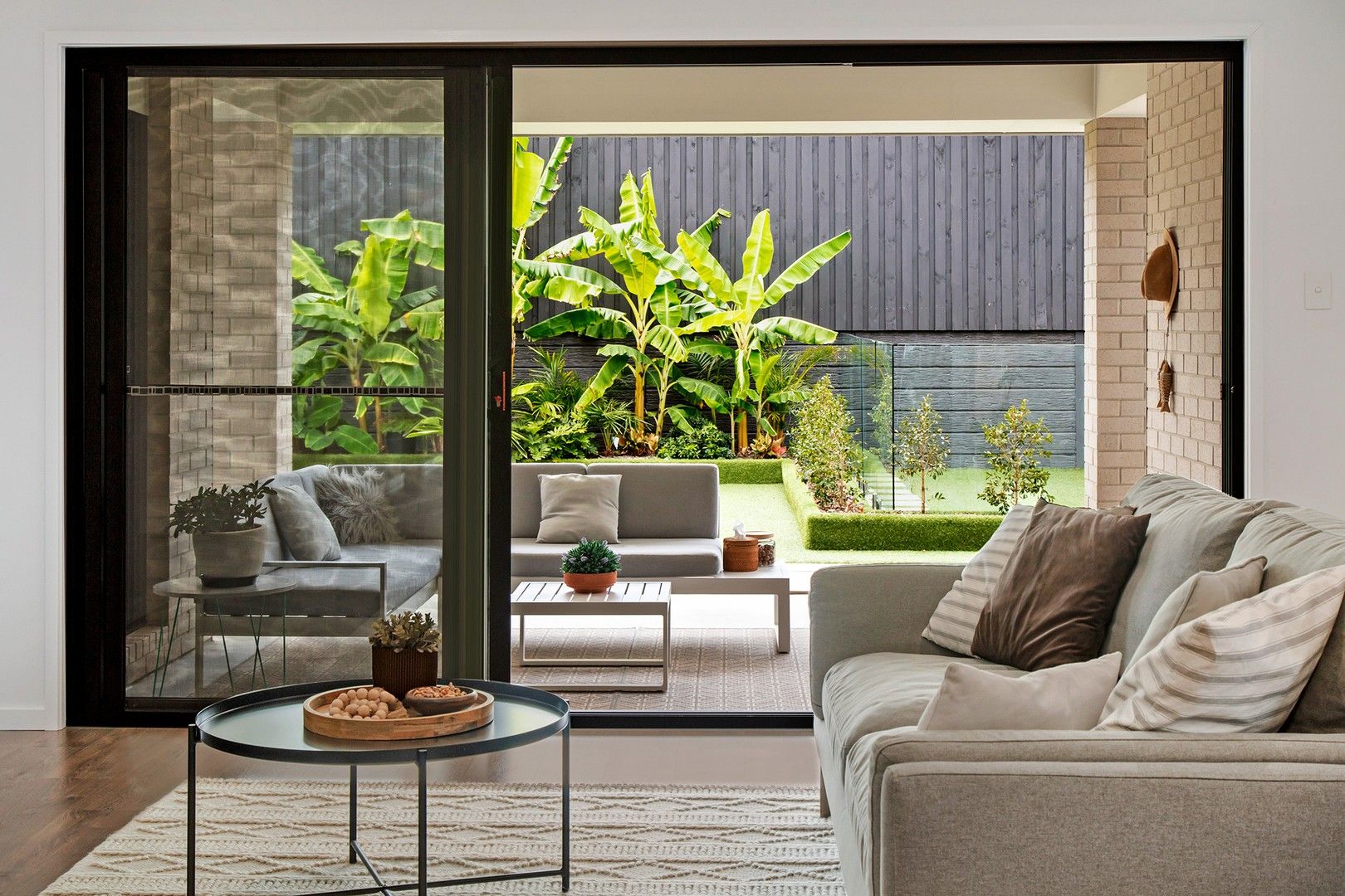 4 bedrooms House in 6 Hedge Lane GREENBANK QLD, 4124