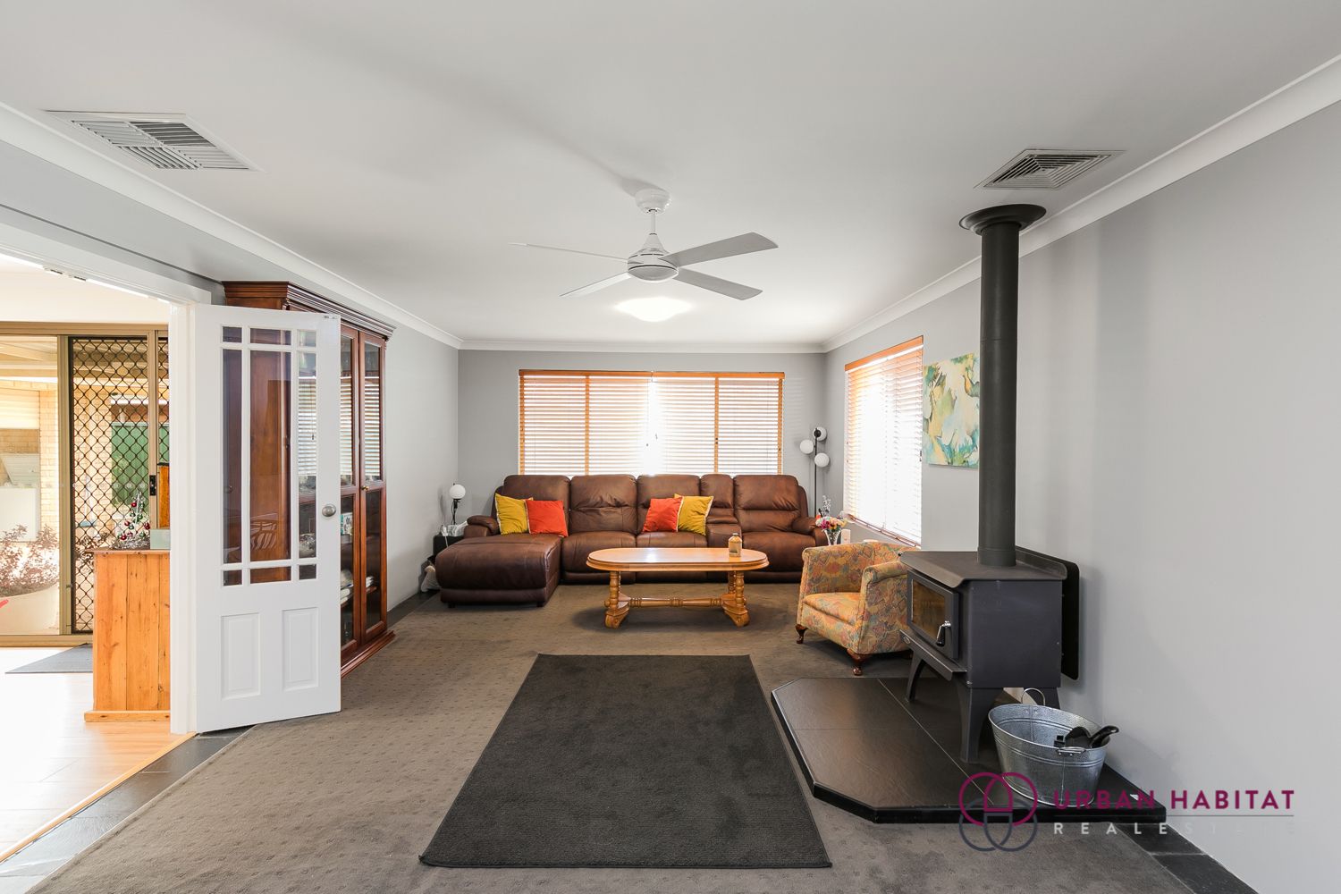 4 bedrooms House in 8 Perriam Close PARMELIA WA, 6167