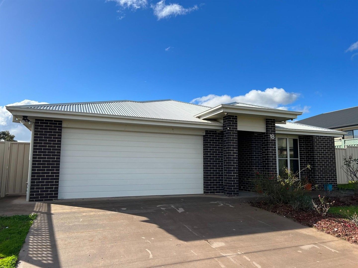 4 bedrooms House in 18 Pelagic Court DUBBO NSW, 2830