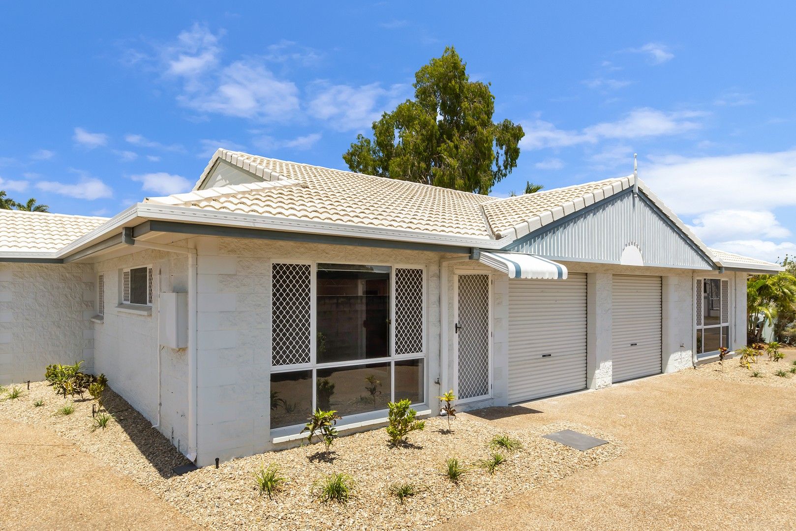 2 bedrooms Apartment / Unit / Flat in 2/60 Lowth Street ROSSLEA QLD, 4812