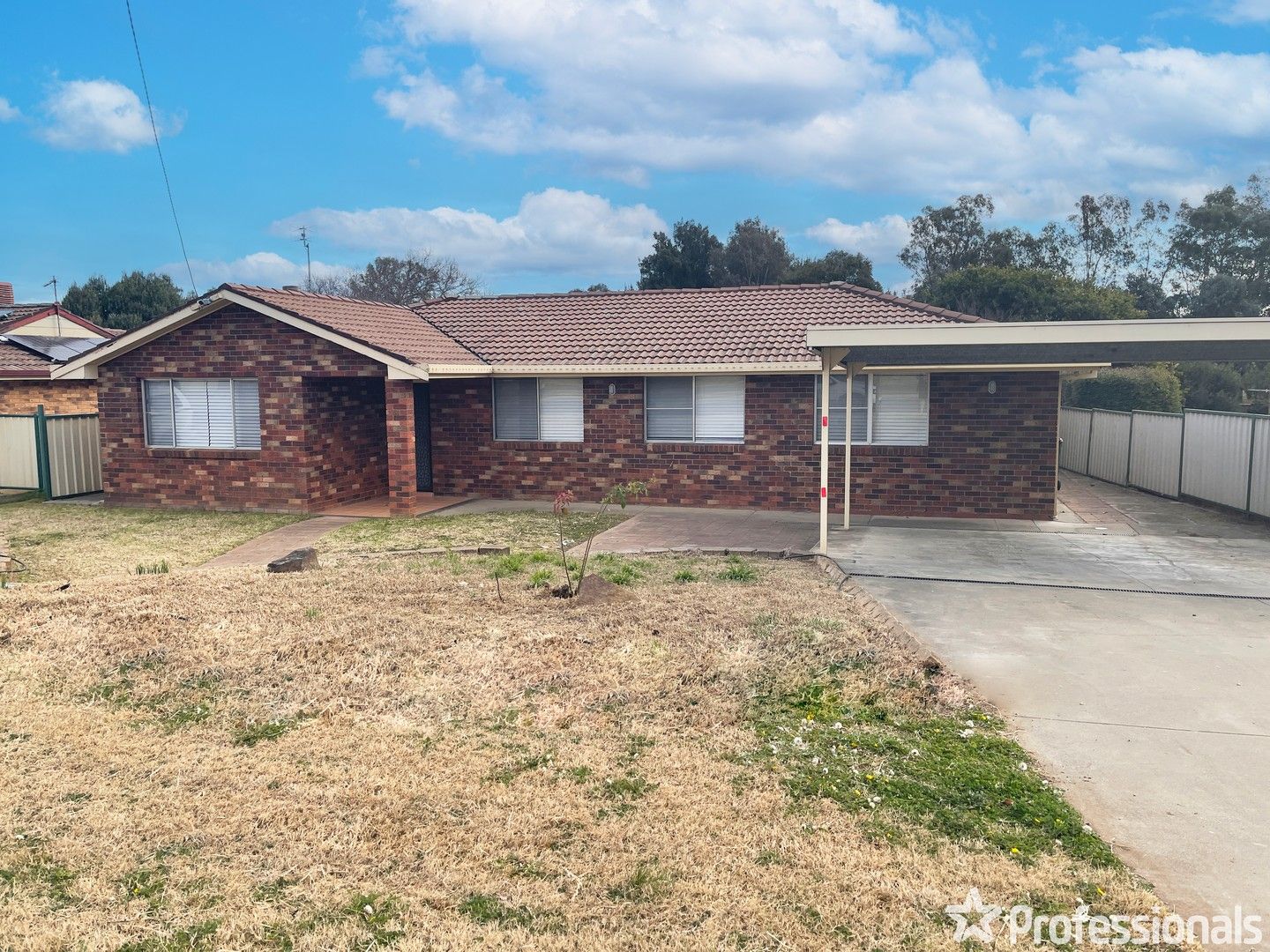 5 bedrooms House in 64 Cole Road WEST TAMWORTH NSW, 2340