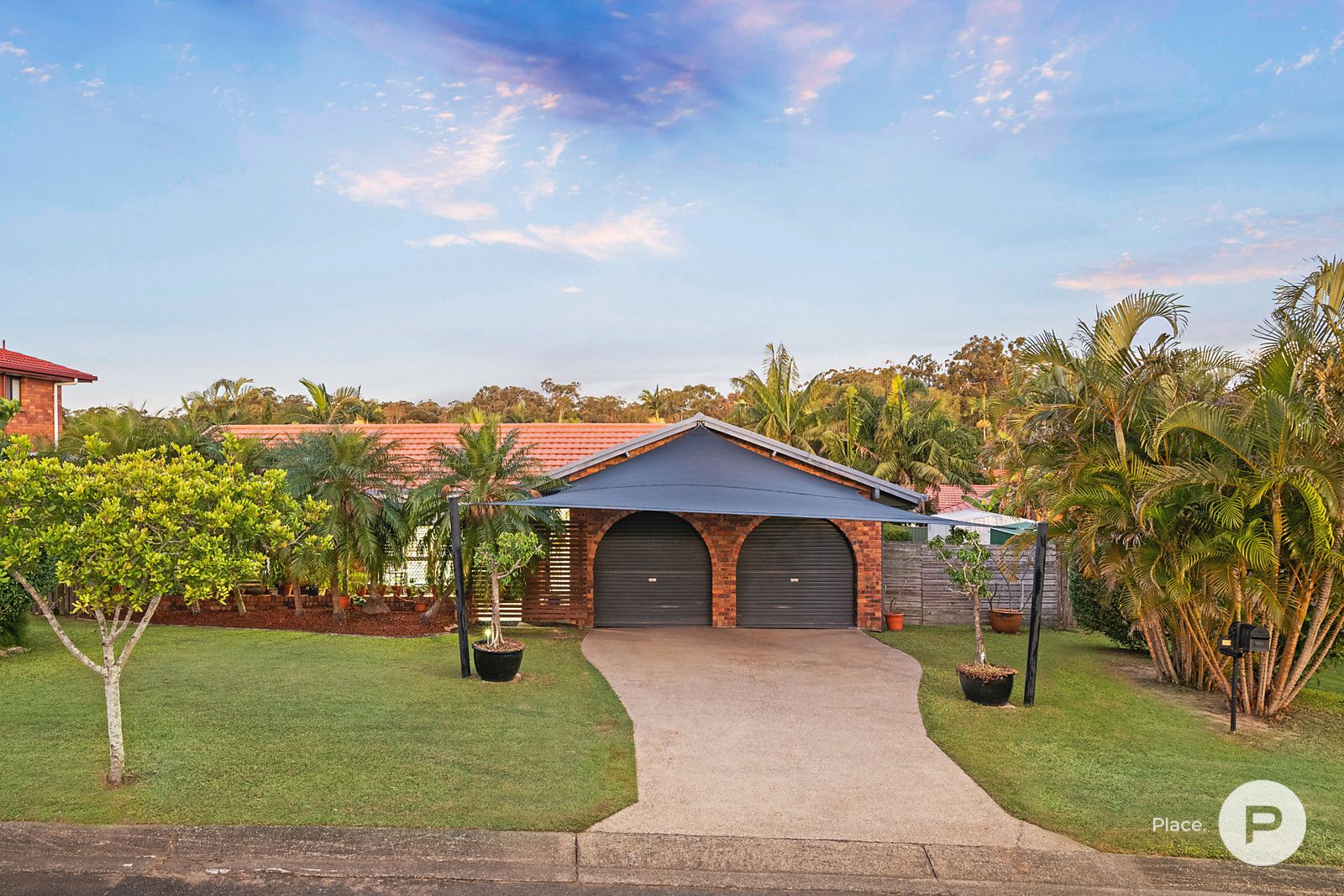 5 bedrooms House in  SUNNYBANK HILLS QLD, 4109