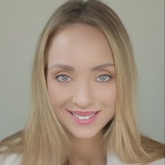 Monique Hoysted, Sales representative