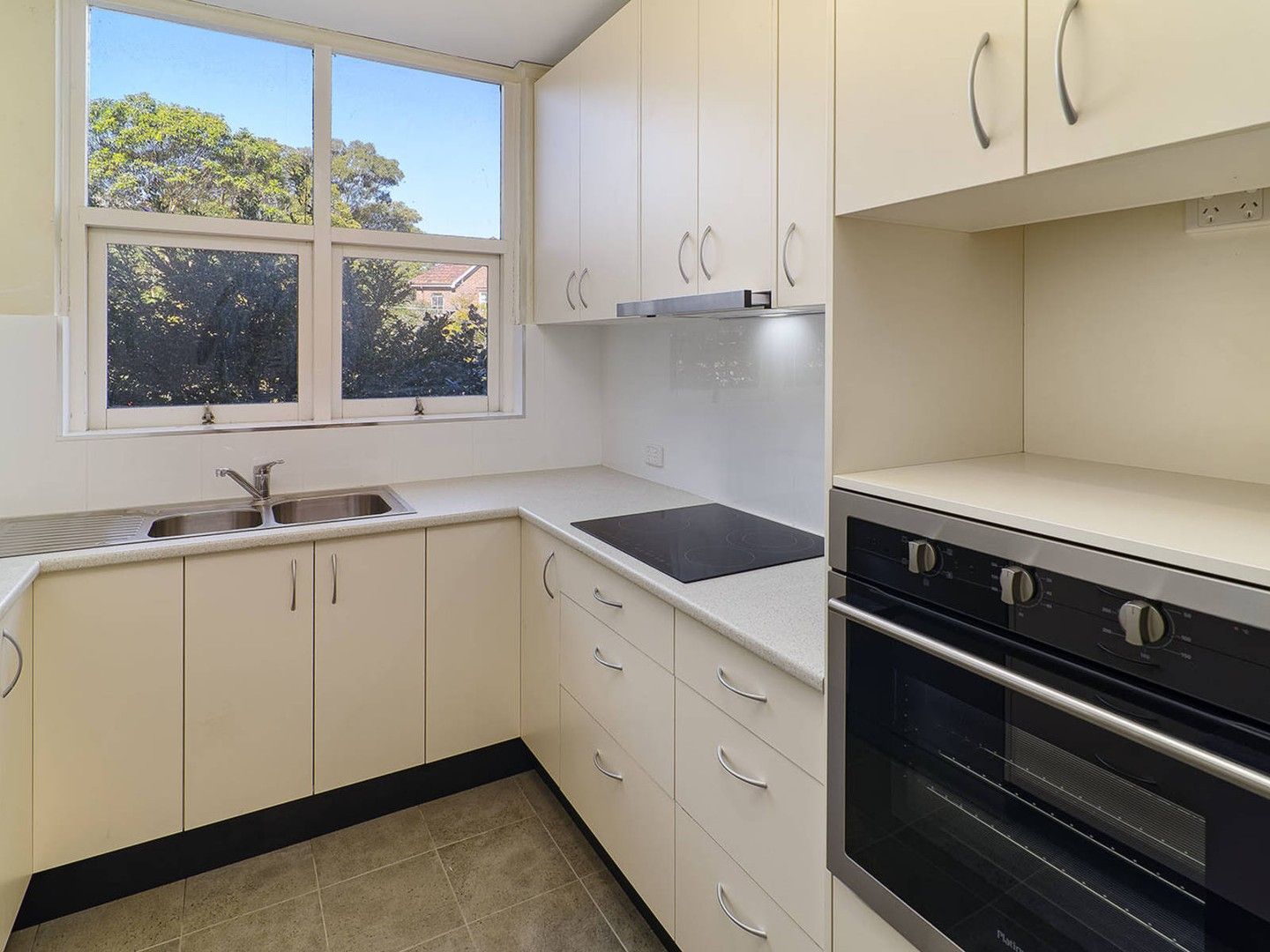 2 bedrooms Apartment / Unit / Flat in 8/1 Morton Street WOLLSTONECRAFT NSW, 2065