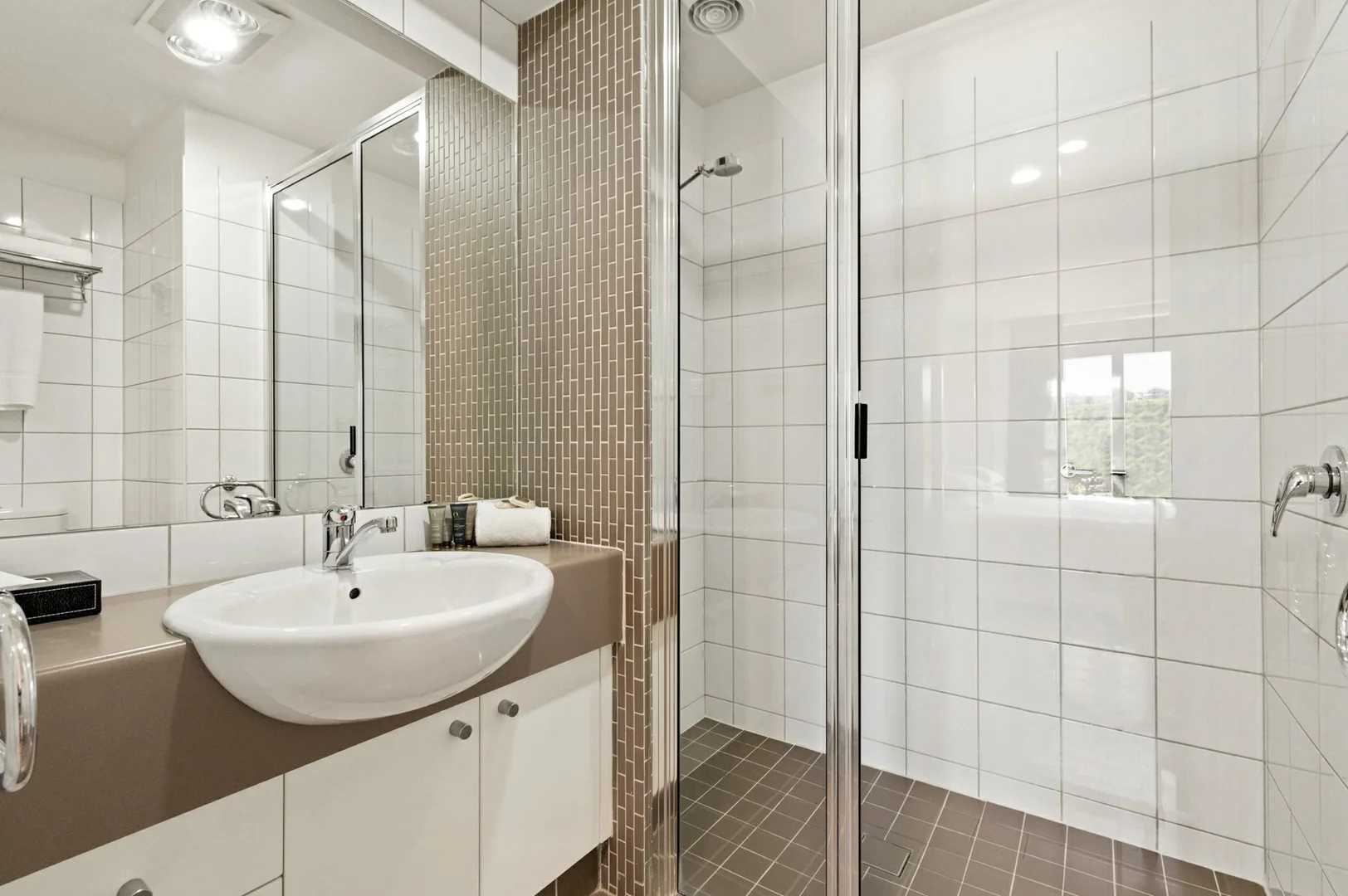 Additional image 10 of 309/1 Esplanade, Lakes Entrance VIC 3909