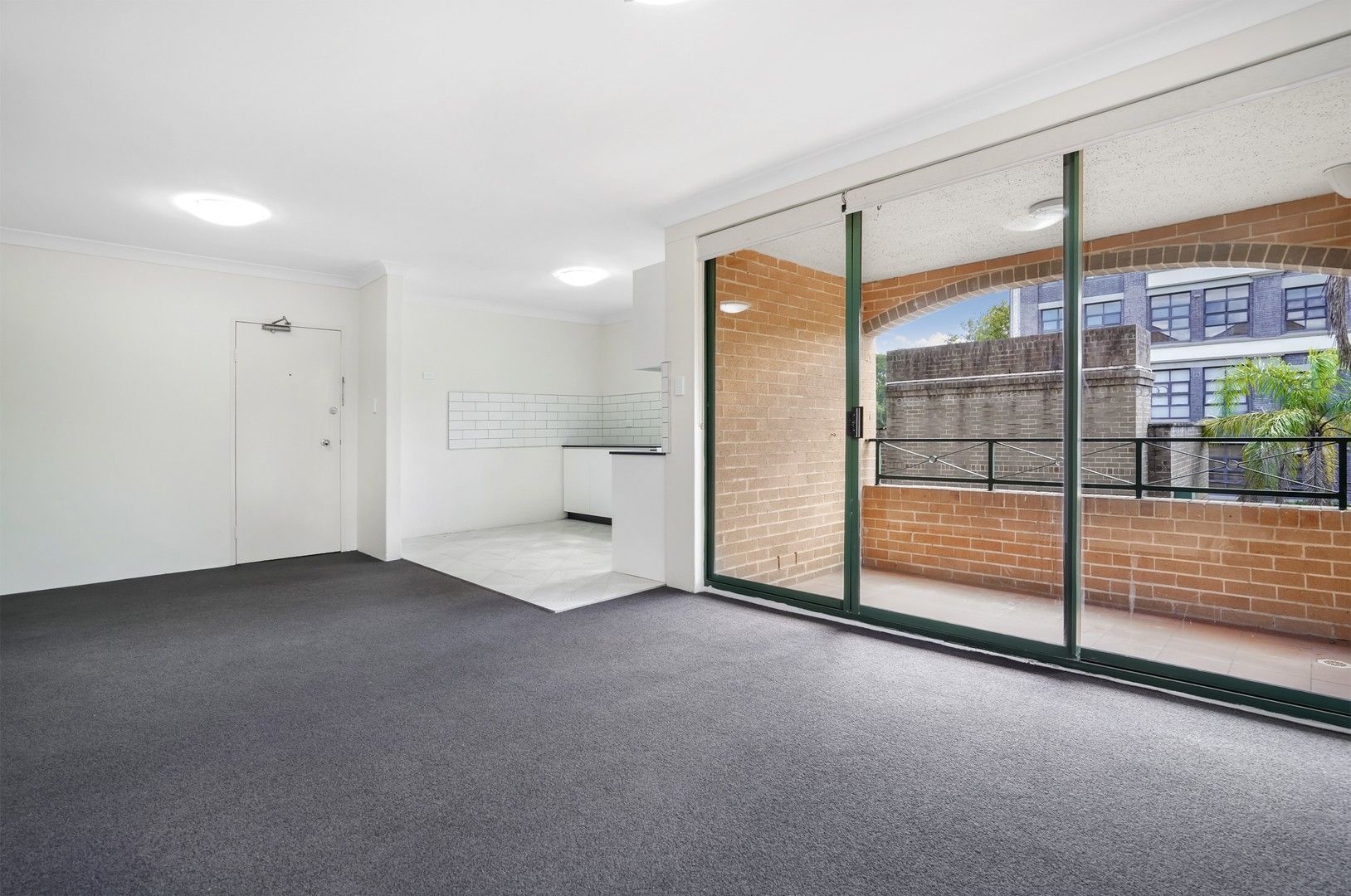 2 bedrooms Apartment / Unit / Flat in 49/65 Myrtle Street CHIPPENDALE NSW, 2008
