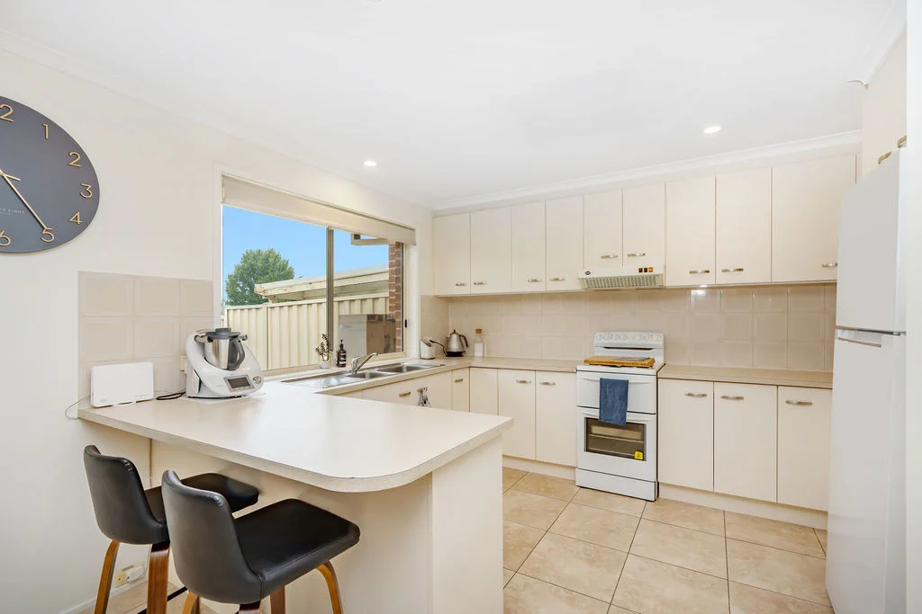 Additional image 2 of 2/31 Walker Crescent, Jerrabomberra NSW 2619