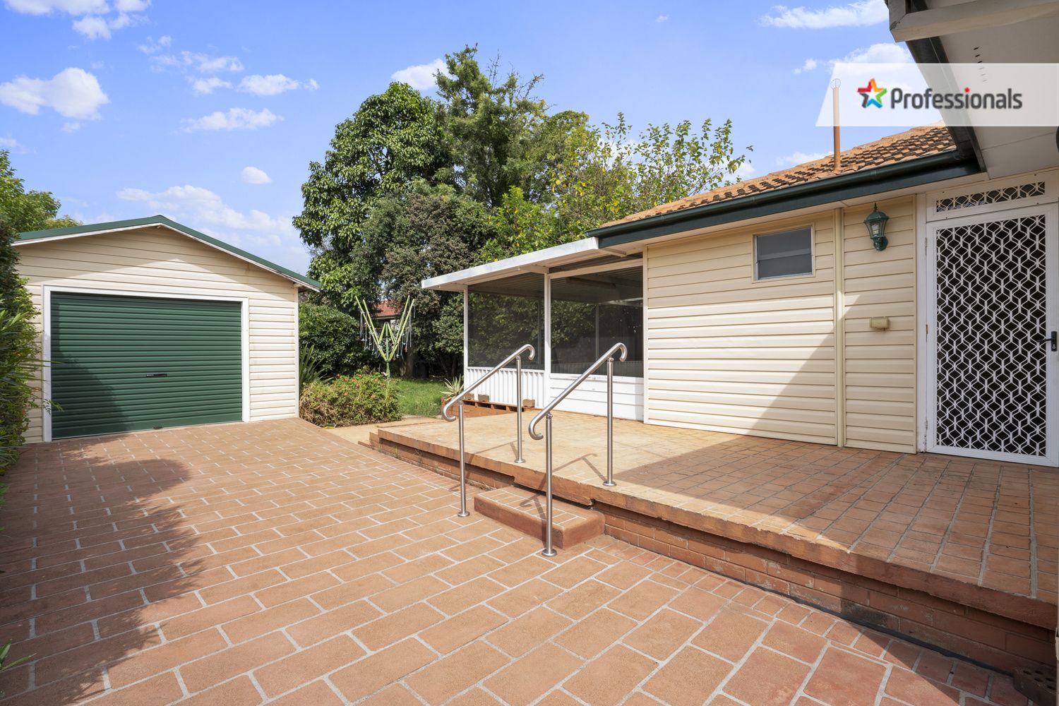 40 Fitzpatrick Close, Casula NSW 2170, Image 2