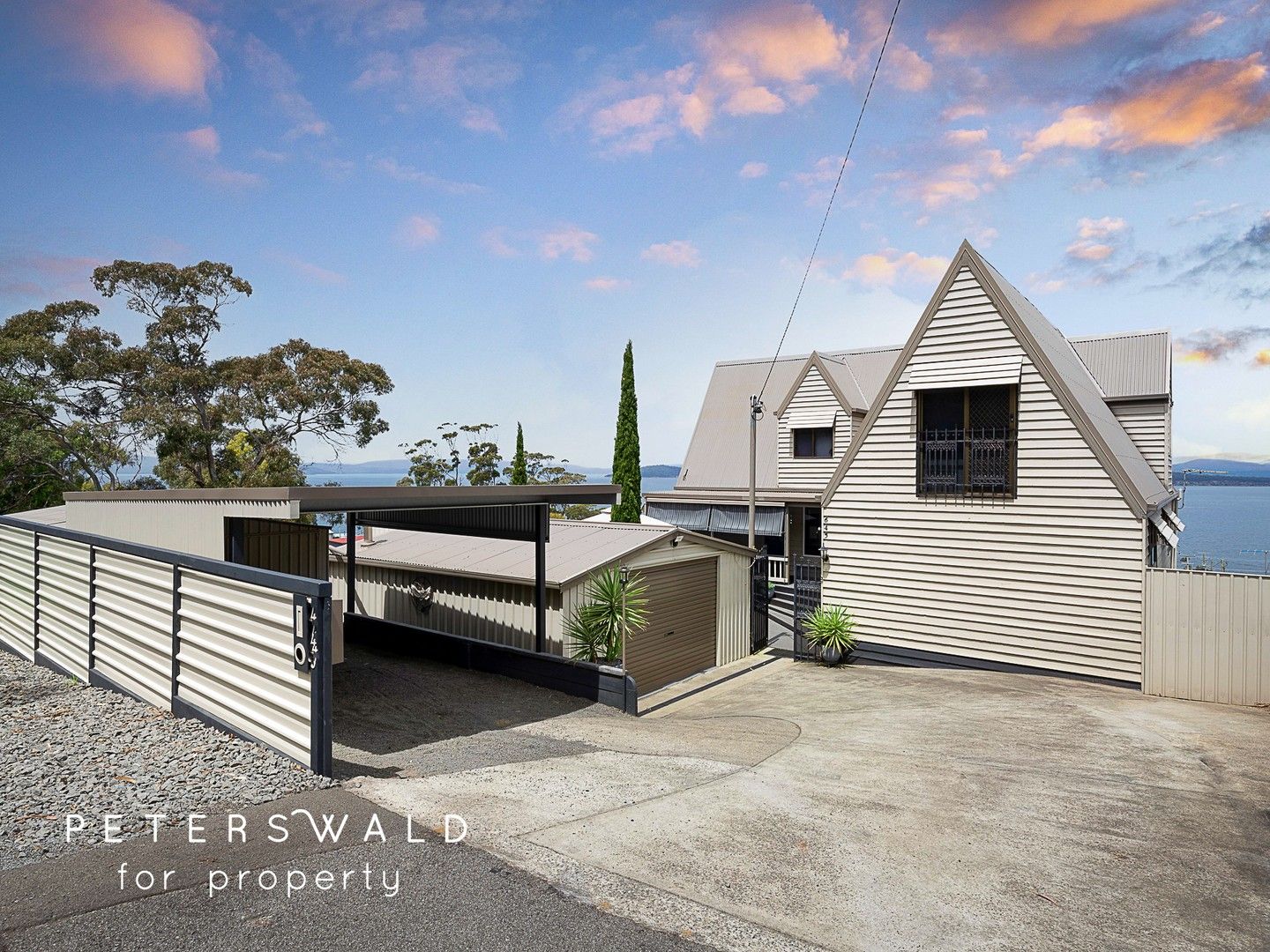 4 bedrooms House in 645 Primrose Sands Road PRIMROSE SANDS TAS, 7173