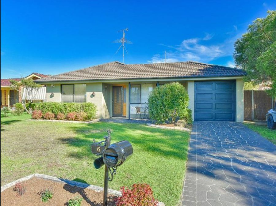 4 bedrooms House in 6 Sirius Circuit NARELLAN NSW, 2567