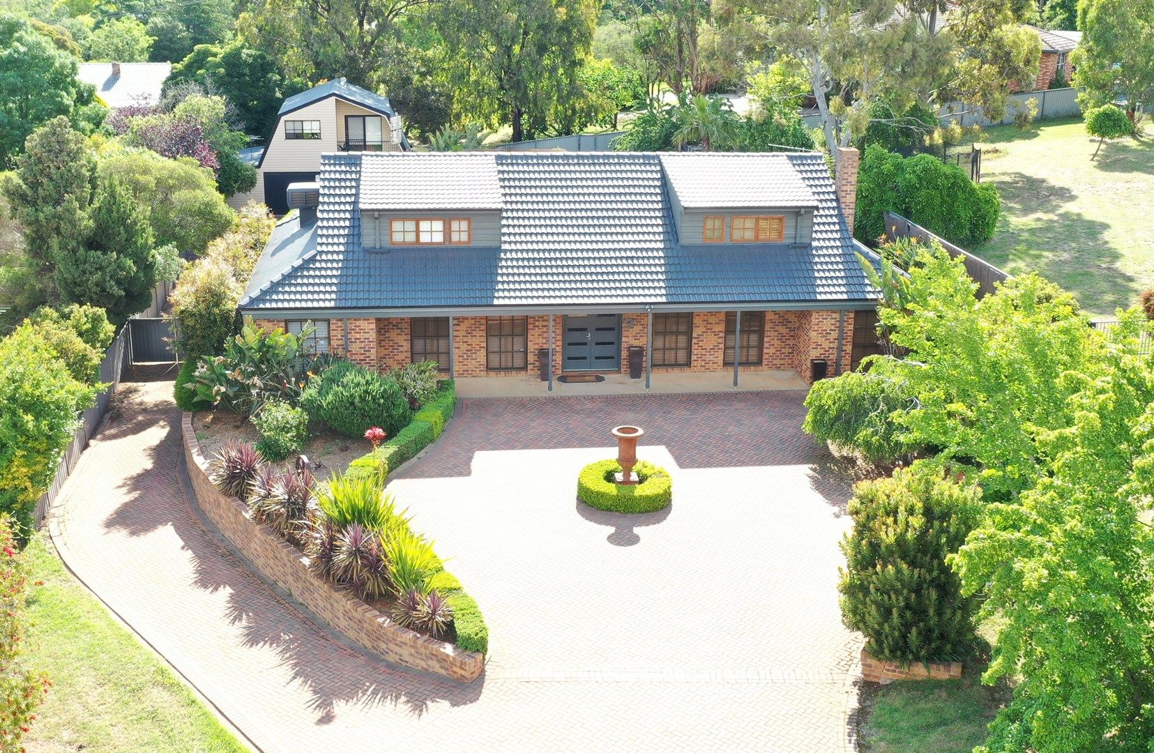 9 Renmark Avenue, Young NSW 2594, Image 0