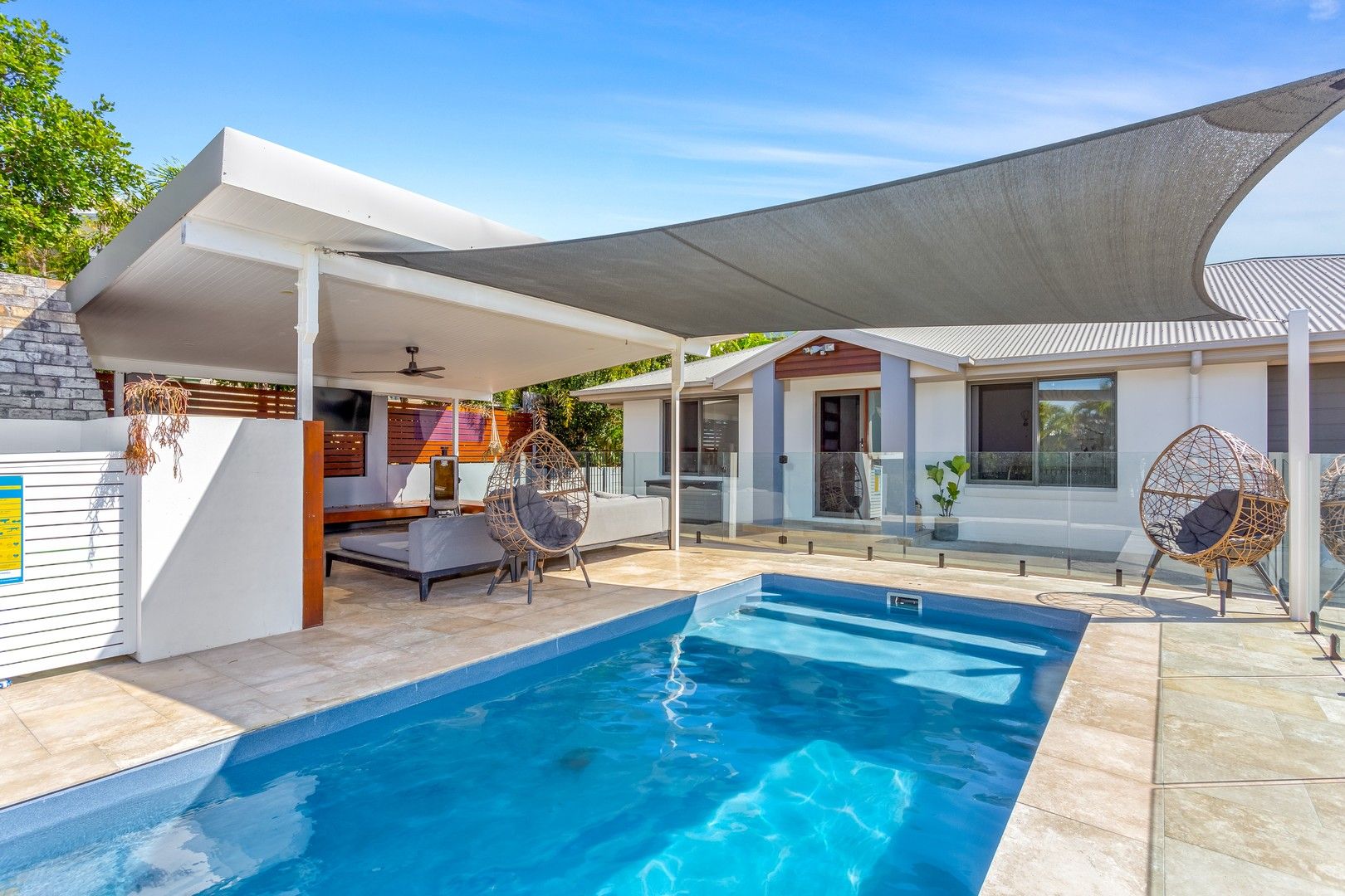 4 bedrooms House in 6 Acacia Grove LAMMERMOOR QLD, 4703