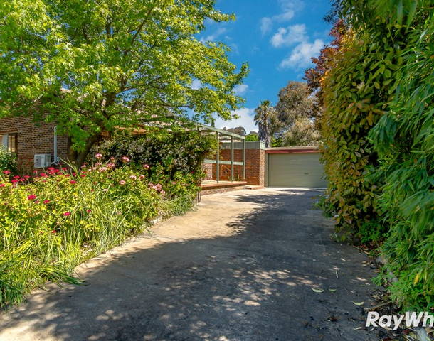 4 Button Street, Strathdale VIC 3550