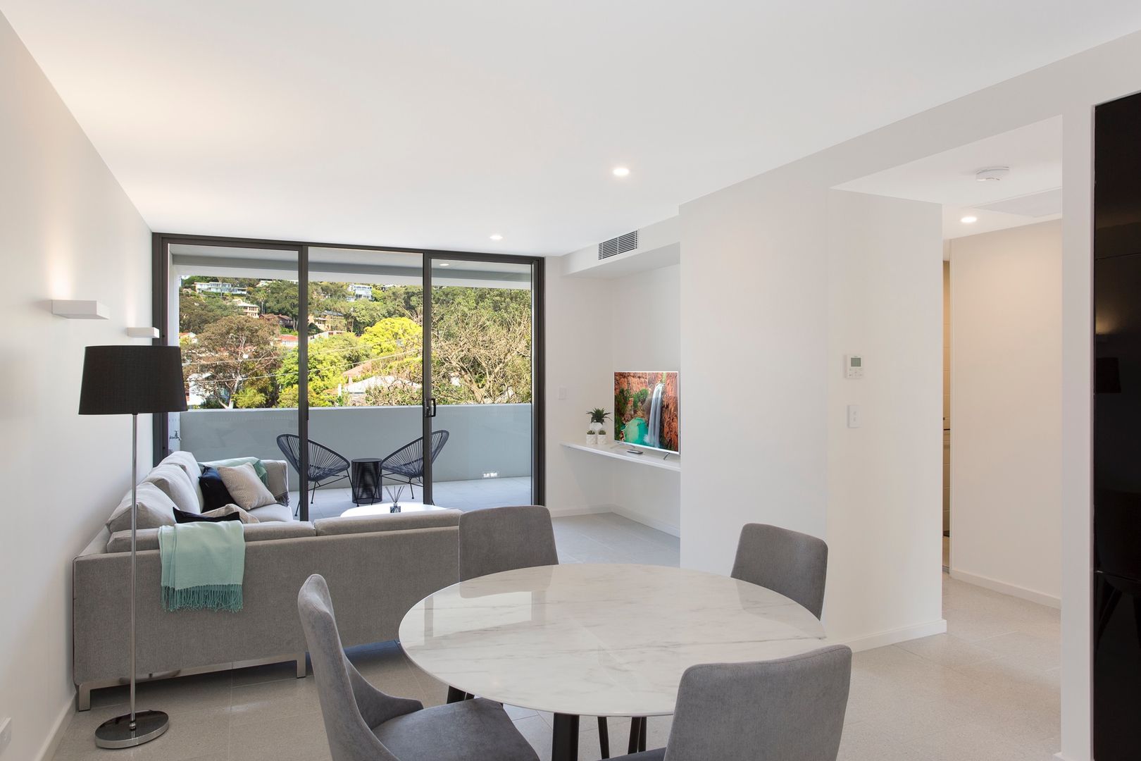 318/6 Pine Tree Lane, Terrigal NSW 2260, Image 2