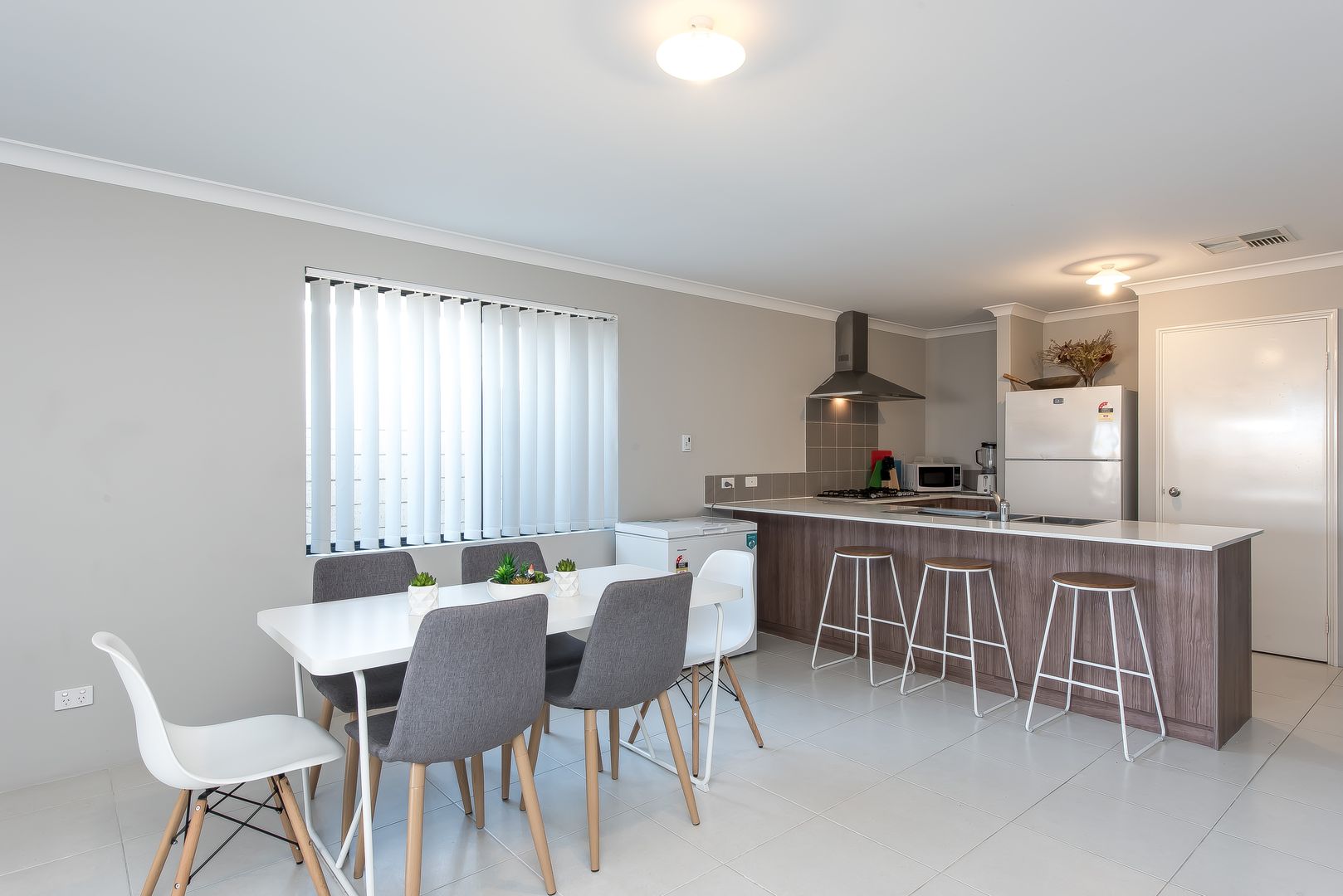 5 bedrooms House in 2 Hanbury Loop SUCCESS WA, 6164