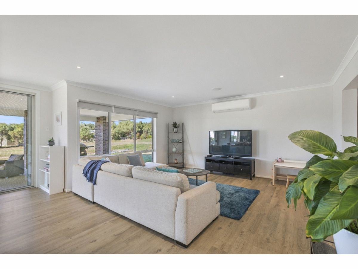 235 Coombes Road, Torquay VIC 3228, Image 2