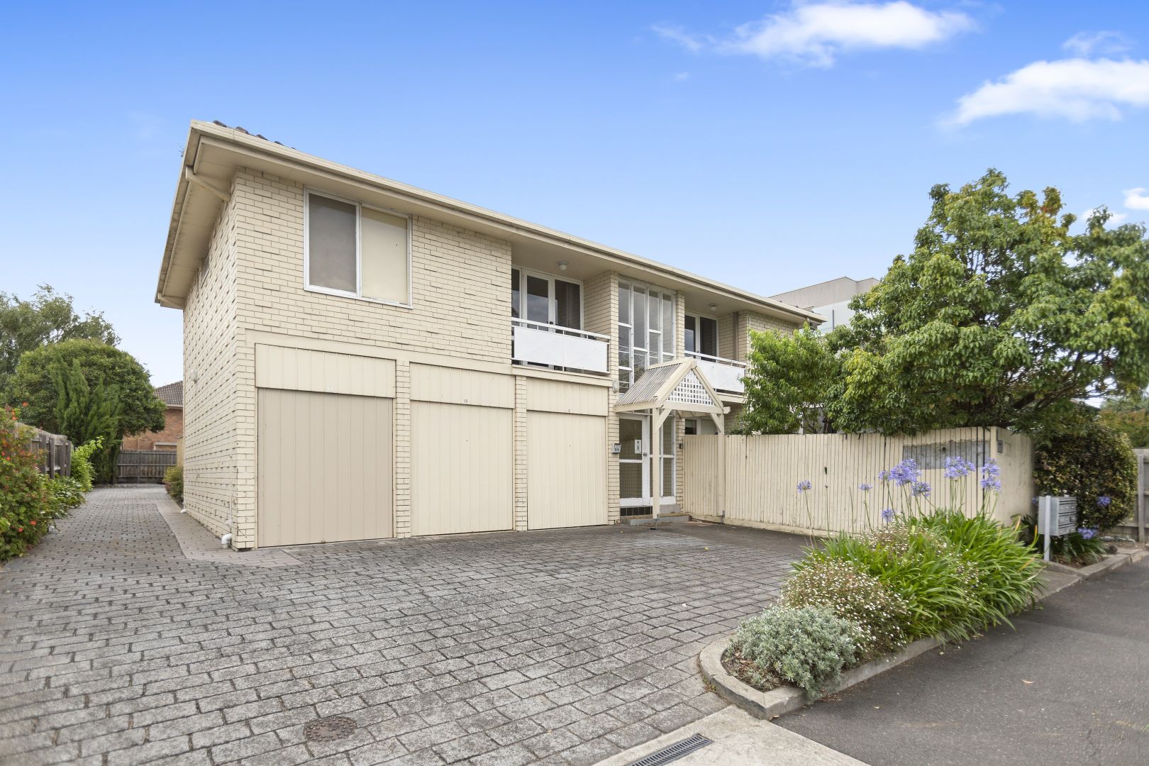 3/8 Kokaribb Road, Carnegie VIC 3163, Image 2