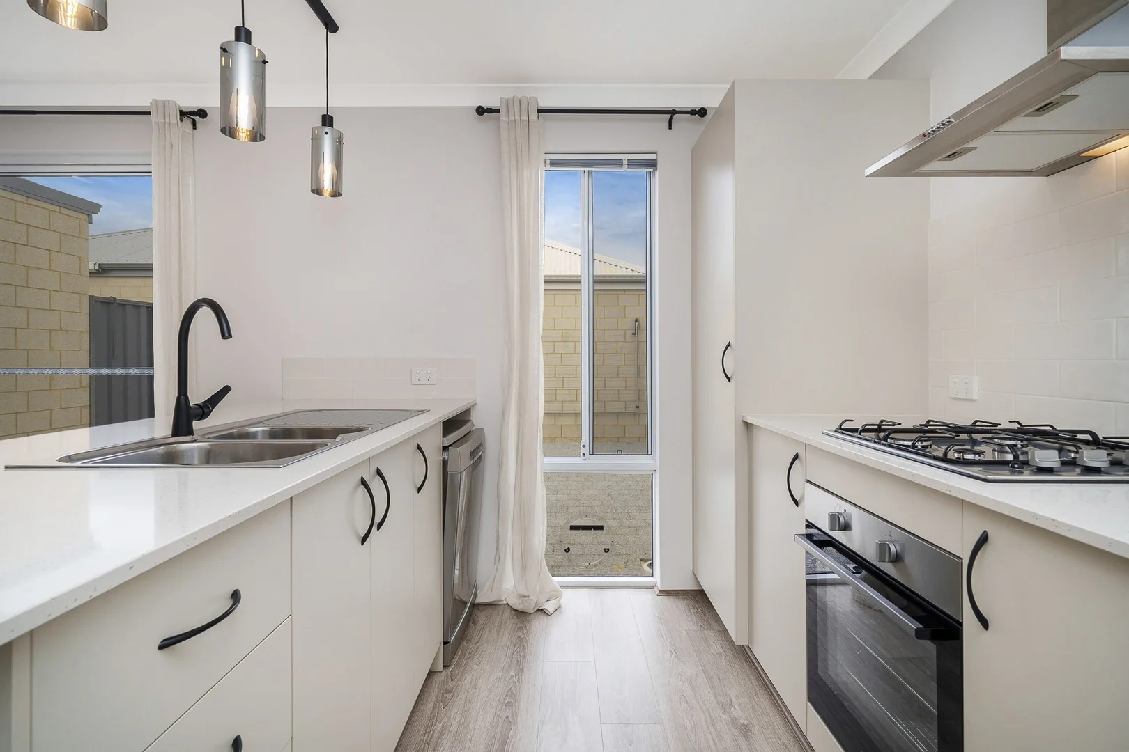 10 Stopes Lane, Forrestdale WA 6112