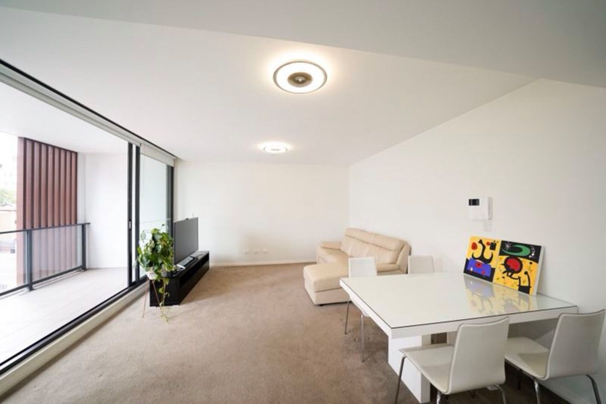 1 bedrooms Apartment / Unit / Flat in 303/20-24 Kendall Street HARRIS PARK NSW, 2150