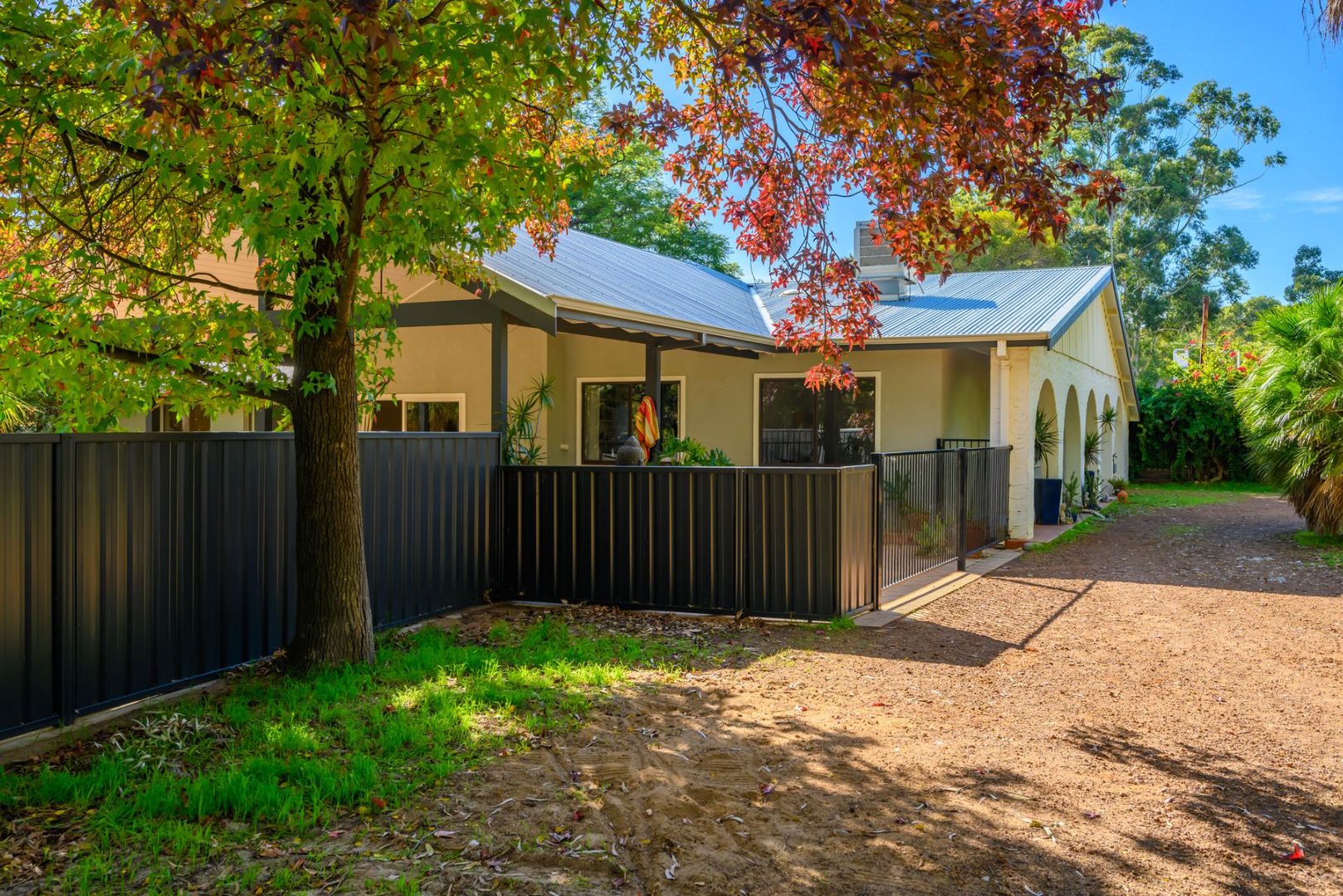 2735 Great Eastern Highway, Hovea WA 6071 Domain
